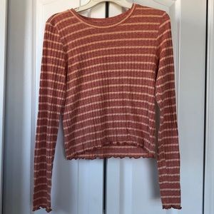 Long sleeve ribbed shirt with lettuce trim